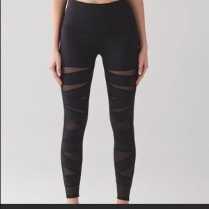 Lululemon leggings, mesh cutout, high waisted